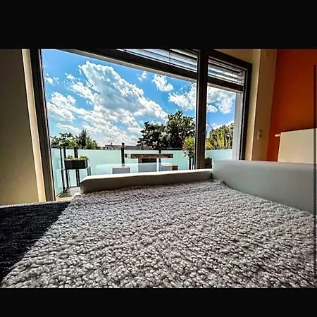 - Modernes Mit 45 Qm. Couette-café